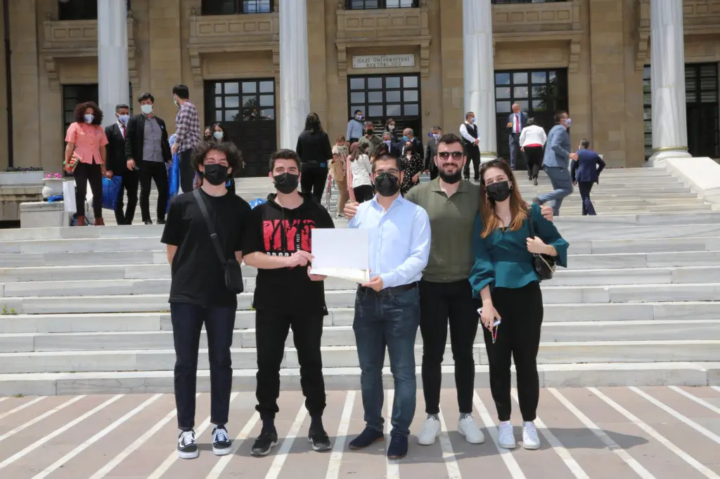Ödül töreni sonrası, Gazi Üniversitesi Rektörlüğü, 2021